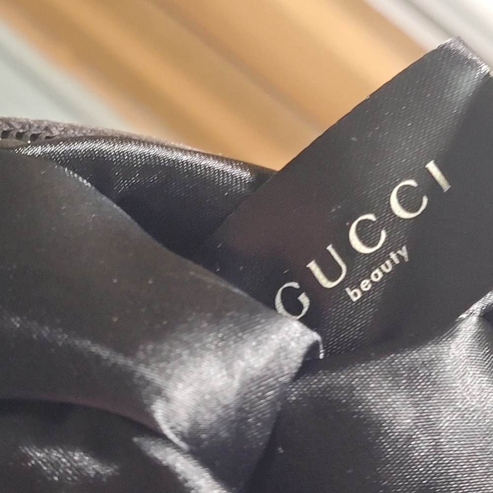 Gucci pouch converted into shoulder bag or strap bag. Aftermarket shoulder strap - Picture 10 of 13